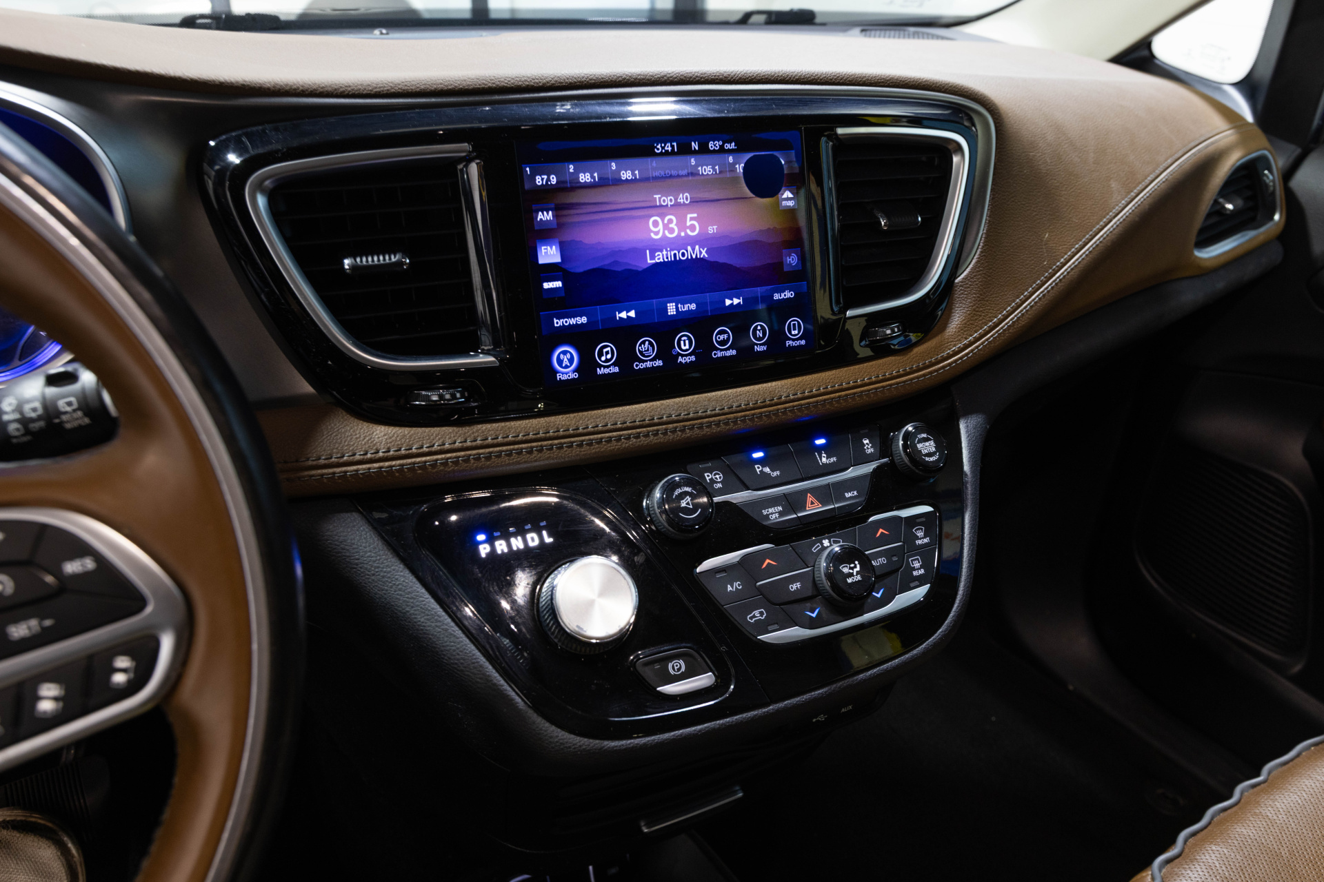 2017 CHRYSLER PACIFICA - Image 27