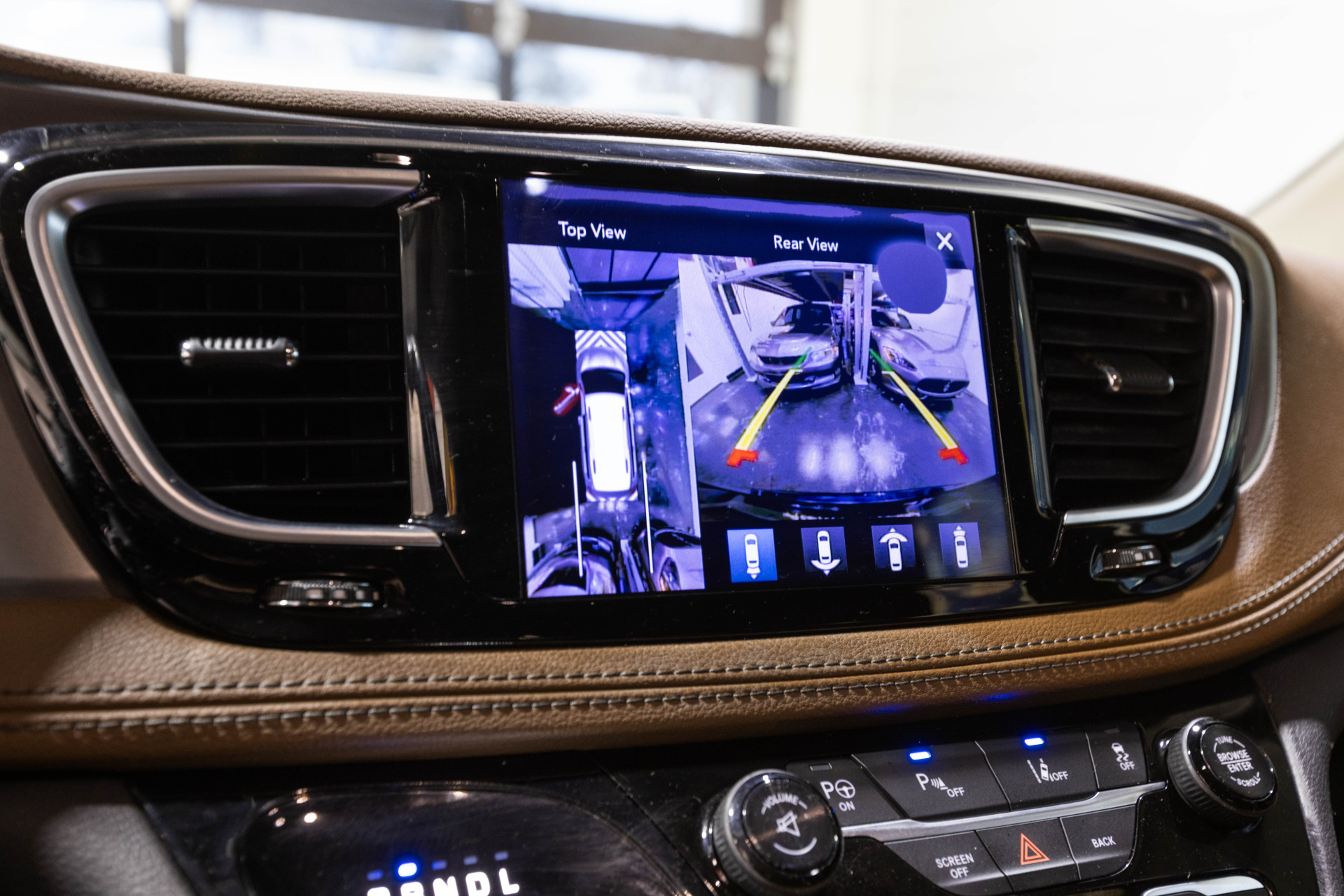 2017 CHRYSLER PACIFICA - Image 28