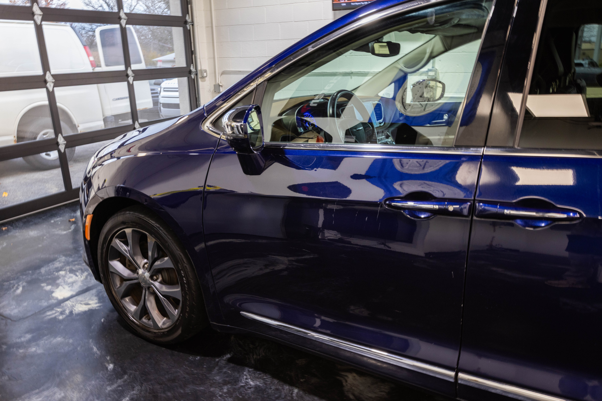 2017 CHRYSLER PACIFICA - Image 3