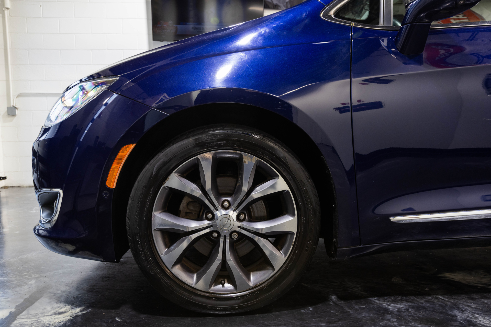 2017 CHRYSLER PACIFICA - Image 4