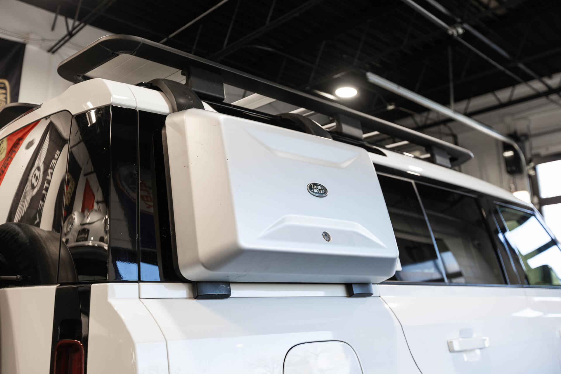 2022 LAND ROVER DEFENDER - Image 13