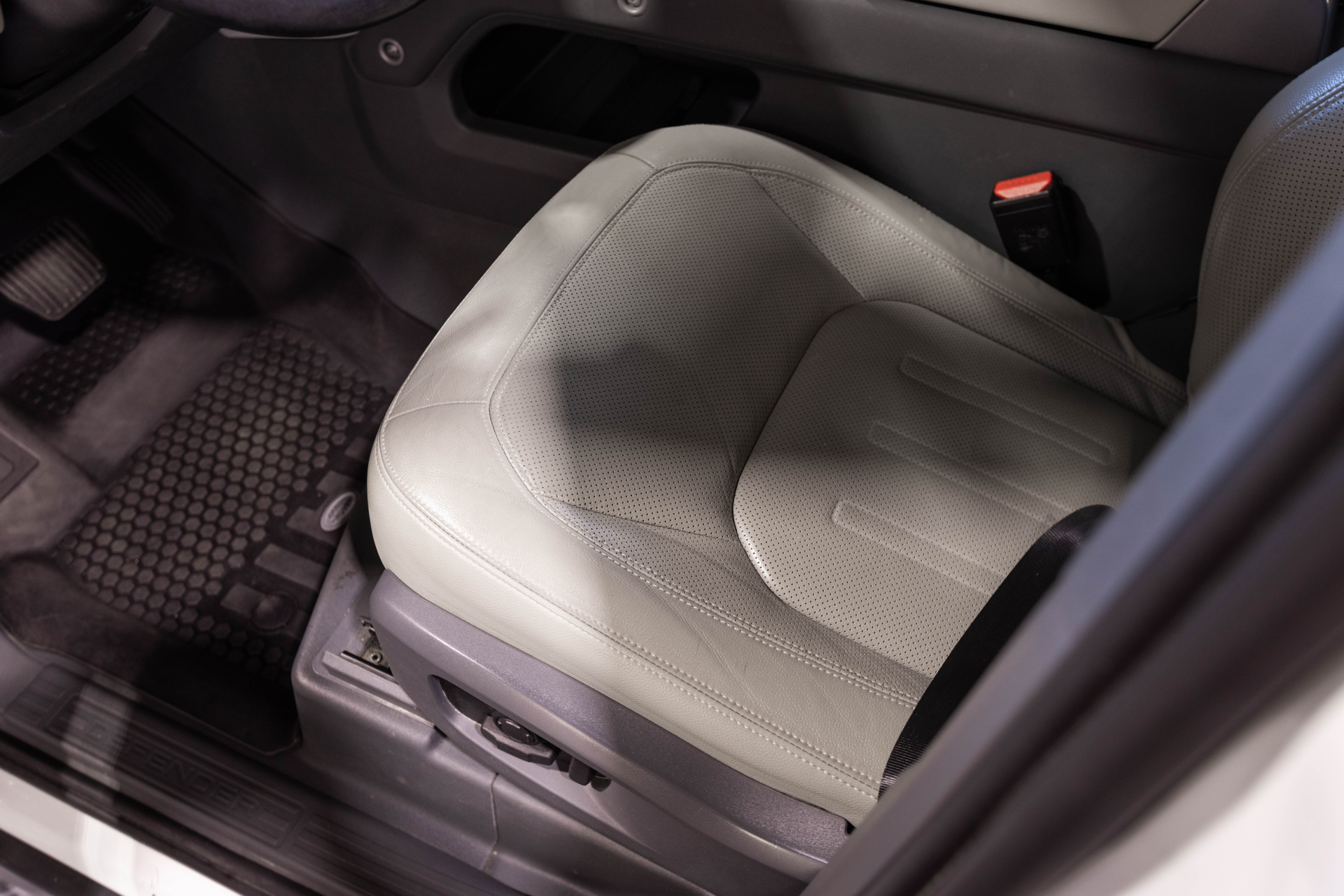 2022 LAND ROVER DEFENDER - Image 31