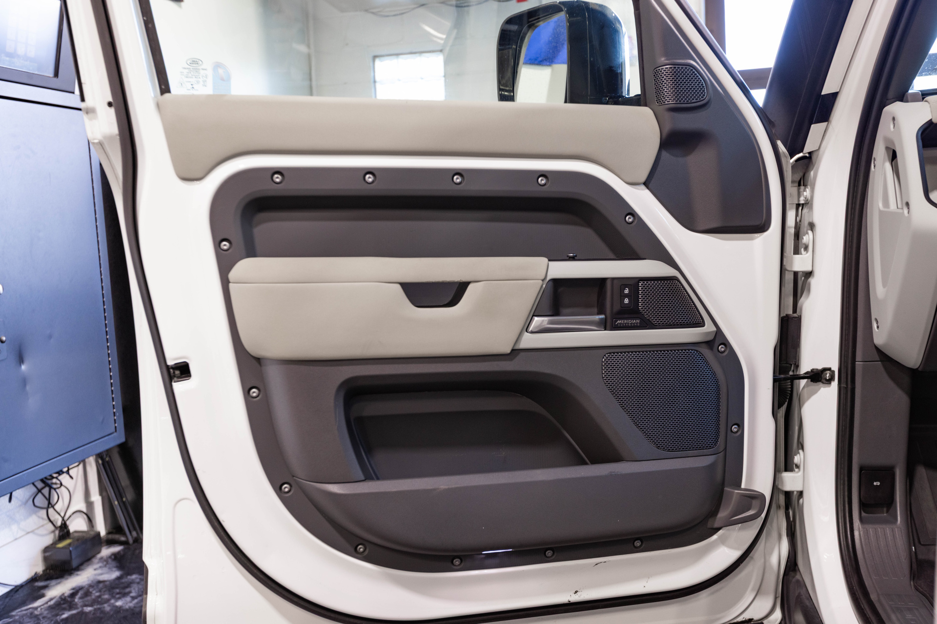 2022 LAND ROVER DEFENDER - Image 32