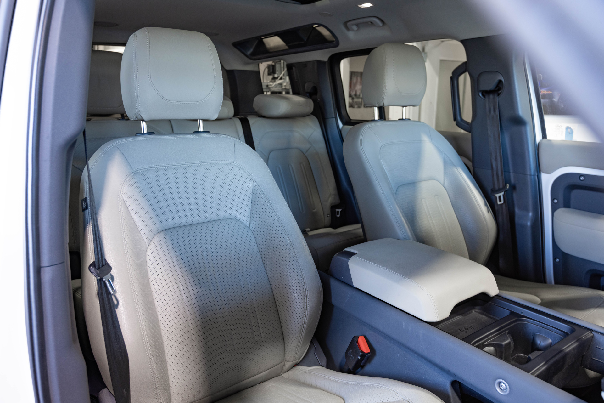 2022 LAND ROVER DEFENDER - Image 43