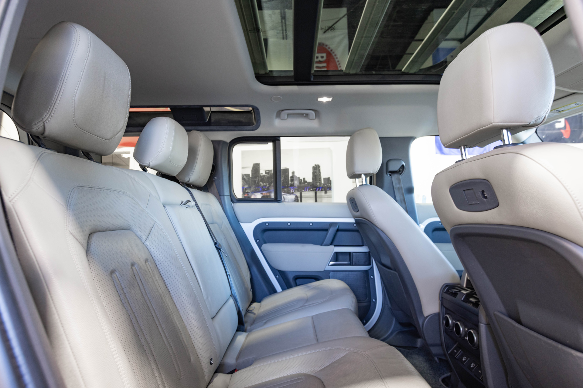 2022 LAND ROVER DEFENDER - Image 48