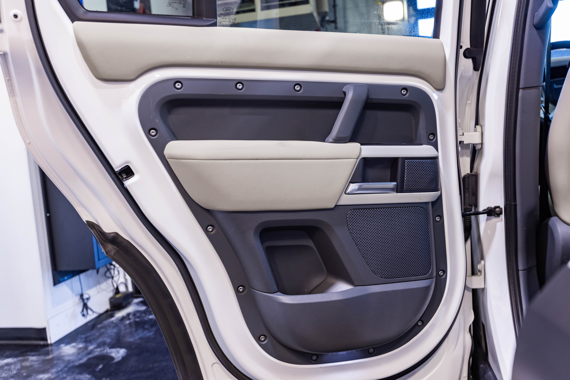 2022 LAND ROVER DEFENDER - Image 54