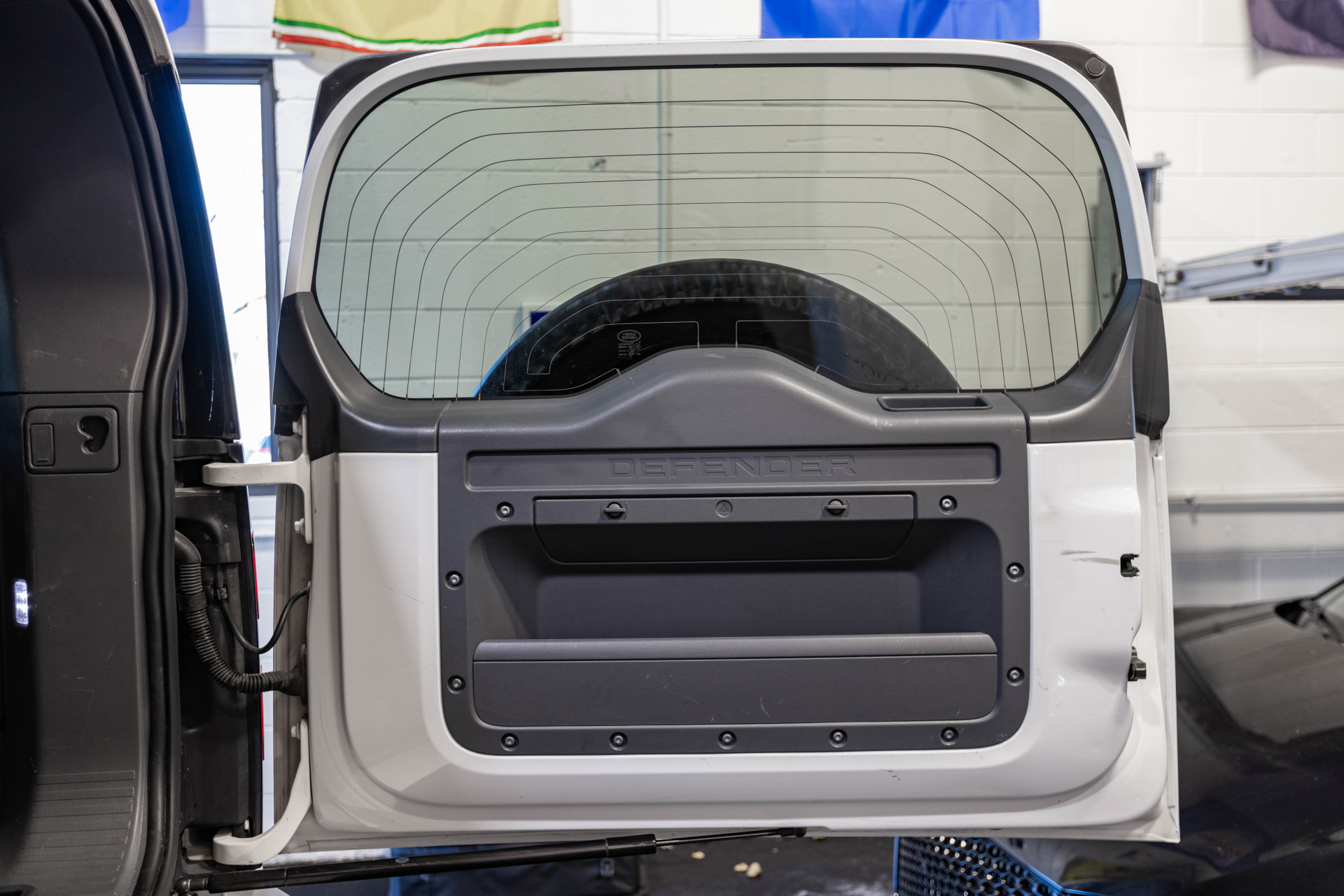 2022 LAND ROVER DEFENDER - Image 58