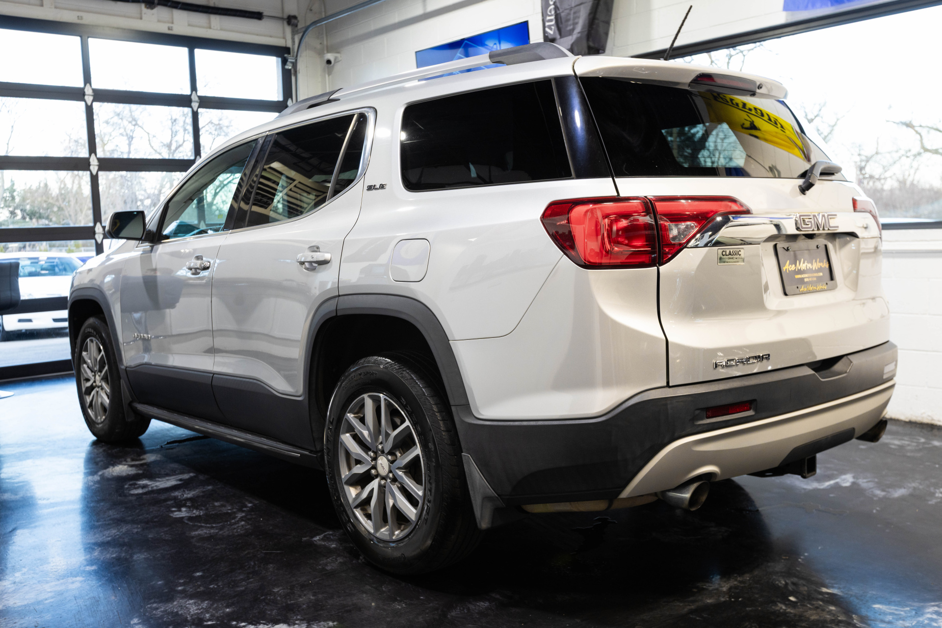 2017 GMC ACADIA - Image 10