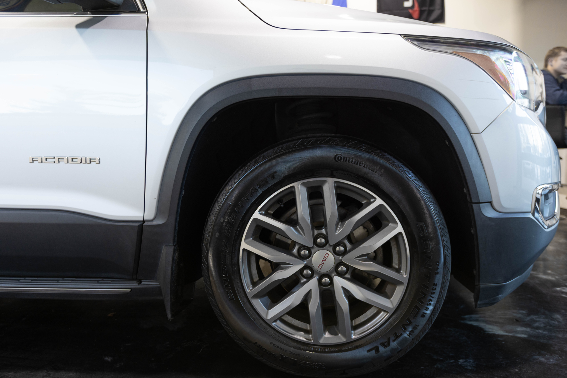 2017 GMC ACADIA - Image 18