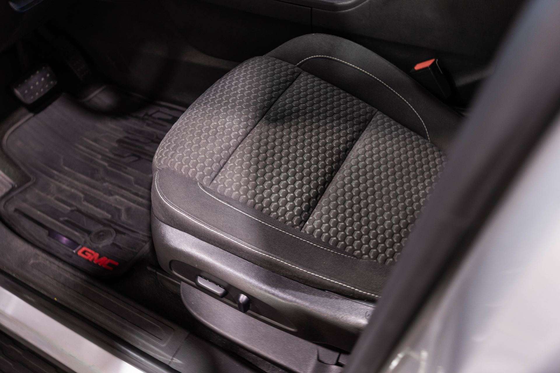 2017 GMC ACADIA - Image 26