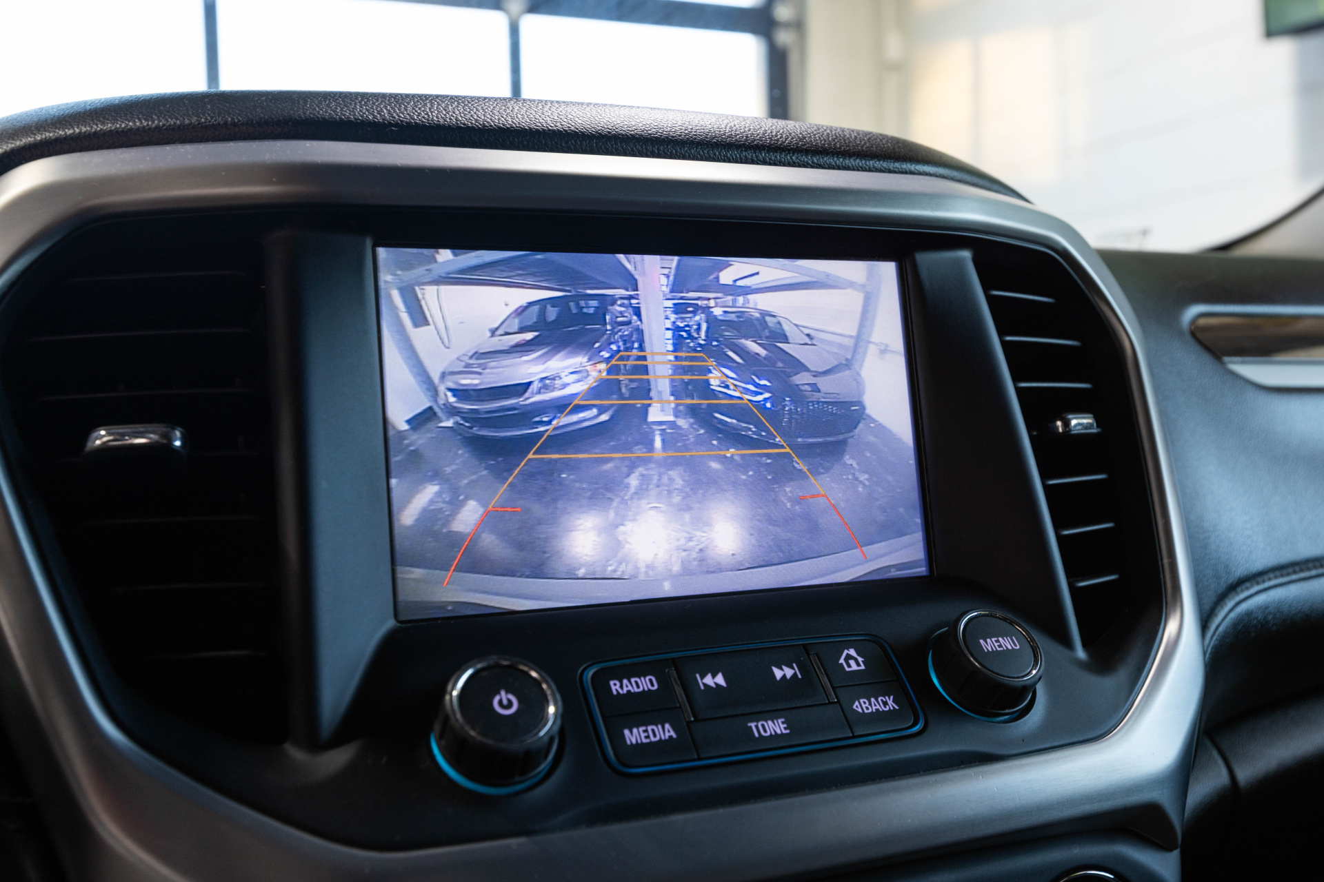 2017 GMC ACADIA - Image 30