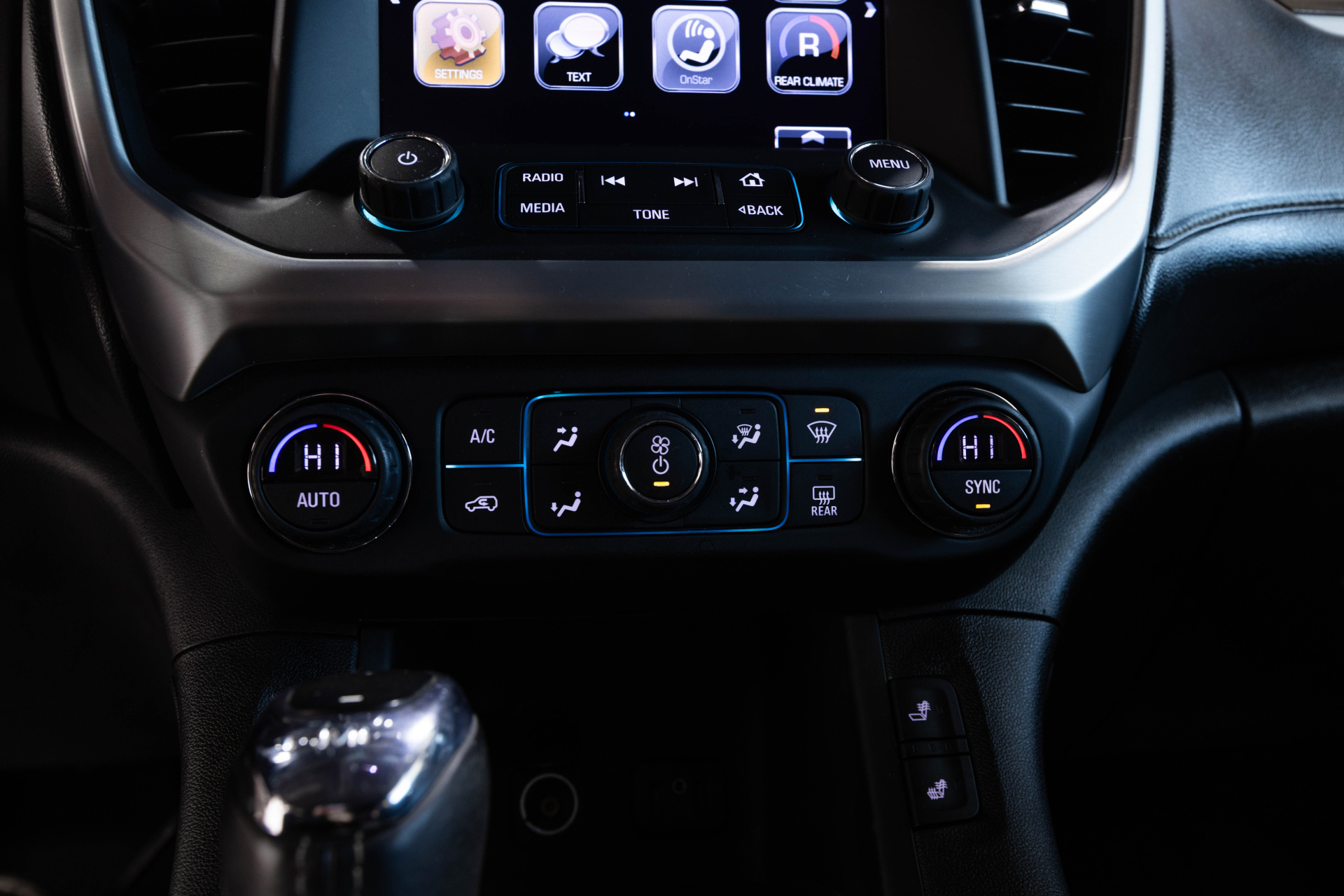 2017 GMC ACADIA - Image 31