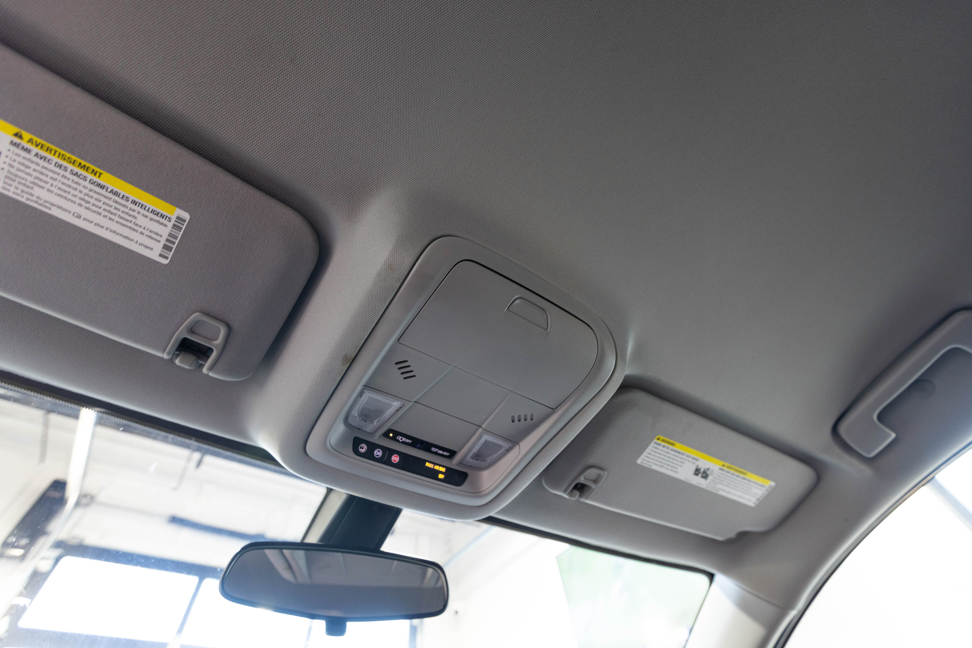 2017 GMC ACADIA - Image 33