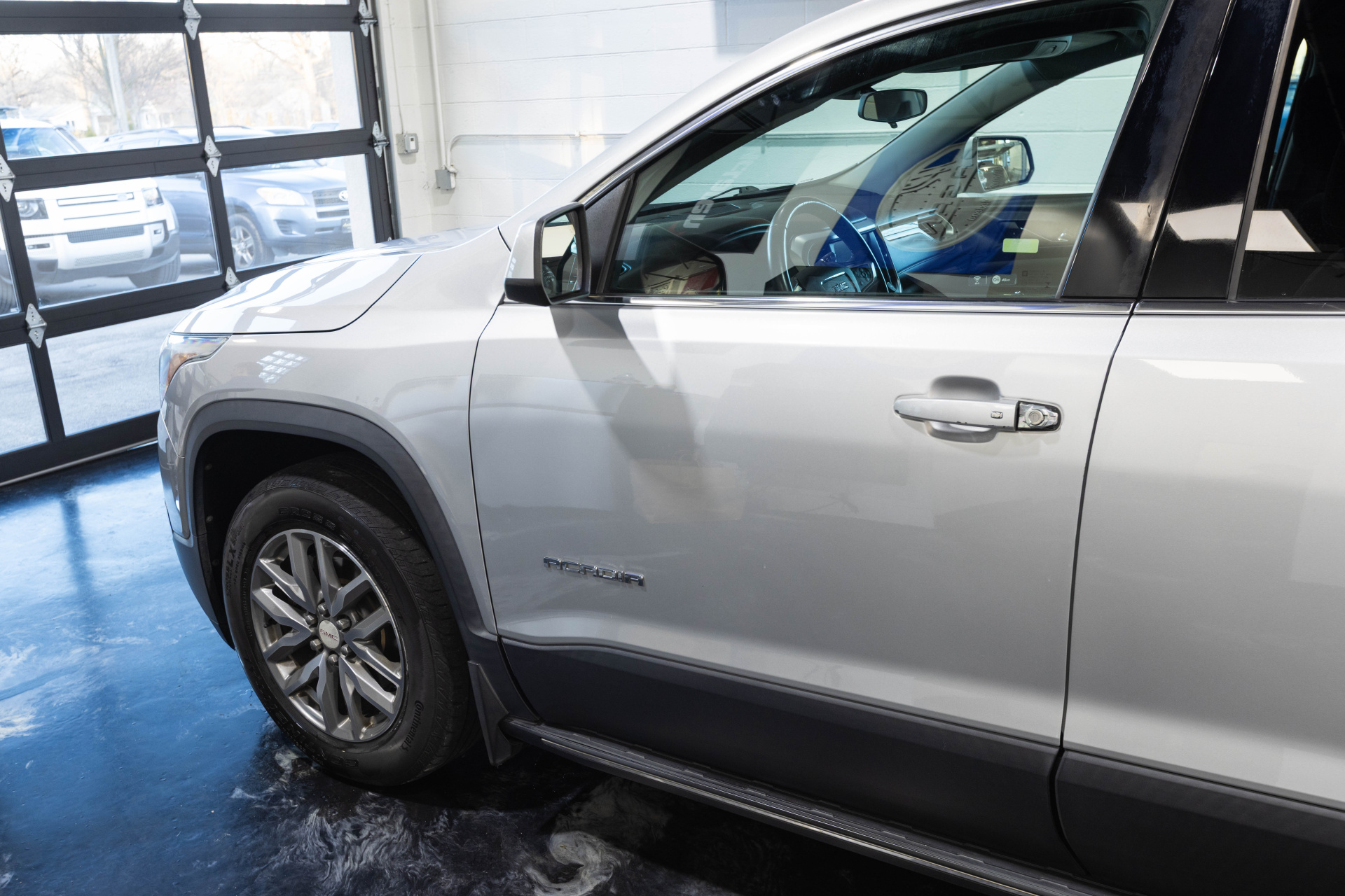 2017 GMC ACADIA - Image 4