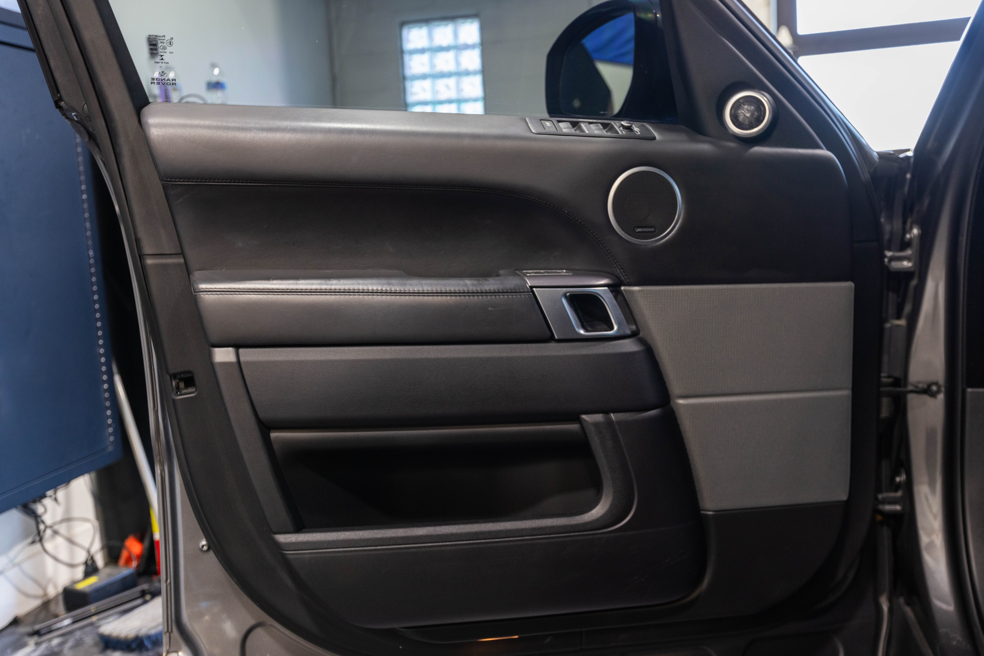 2017 LAND ROVER RANGE ROVER SPORT - Image 25