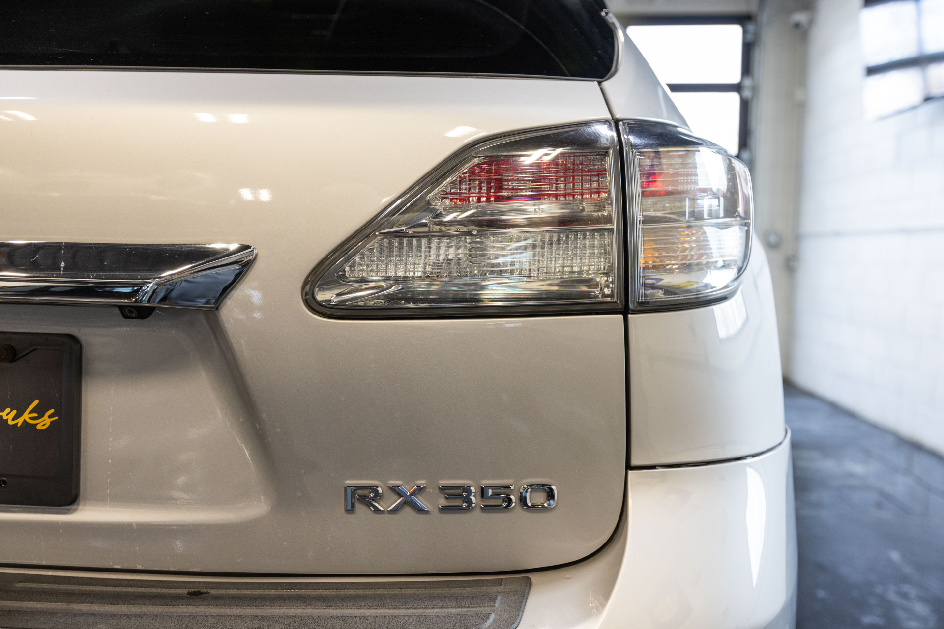 2010 LEXUS RX - Image 12