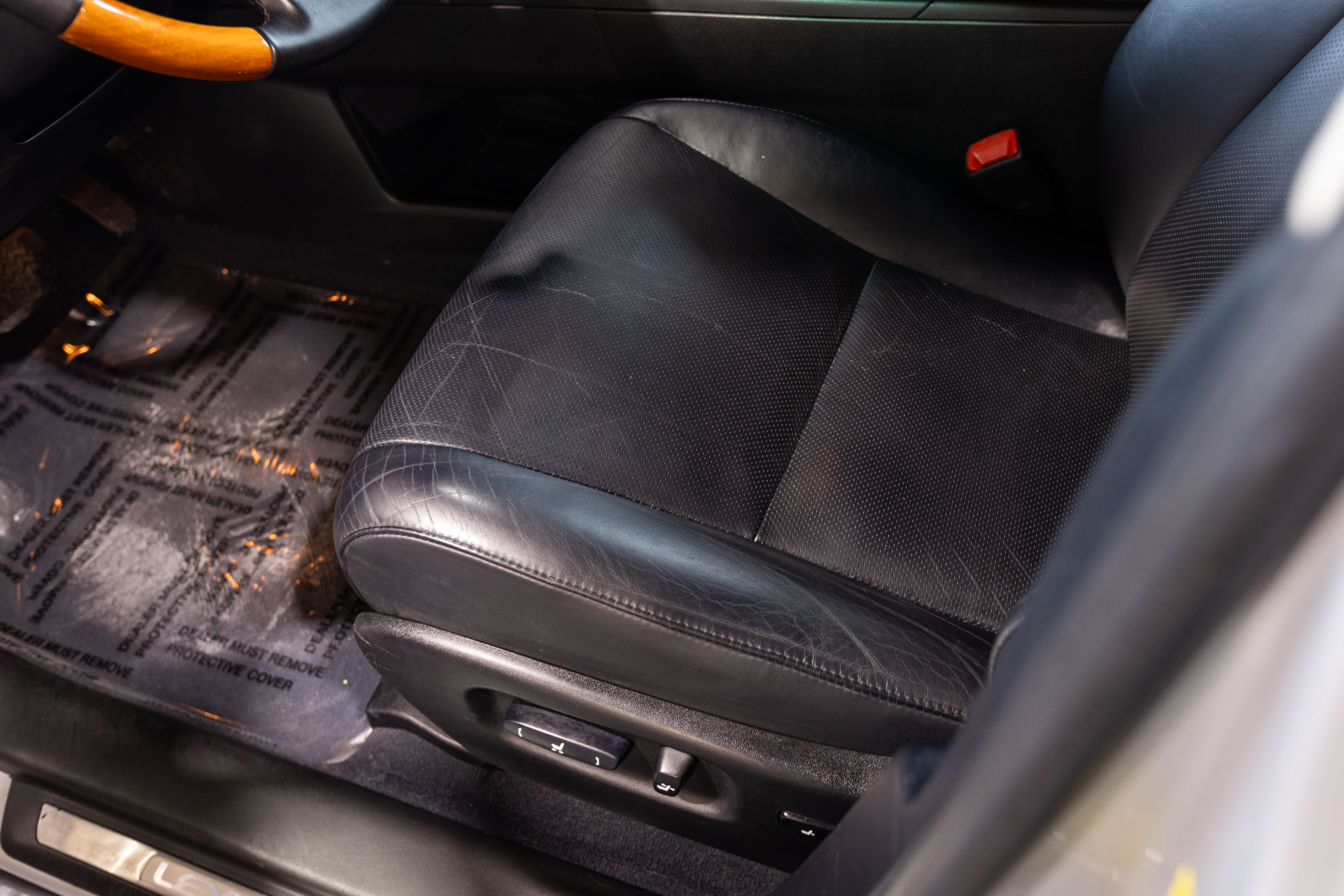 2010 LEXUS RX - Image 28