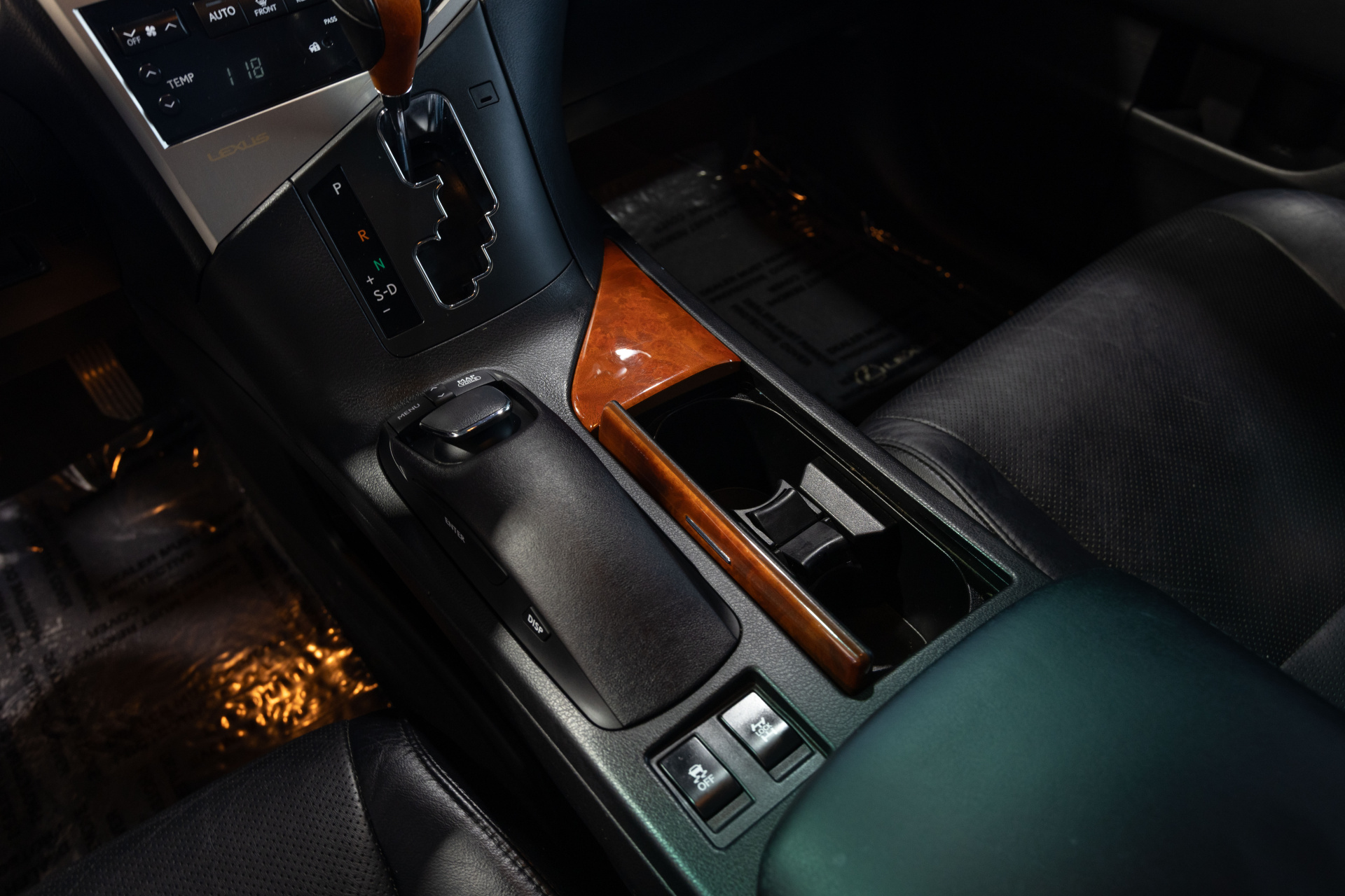 2010 LEXUS RX - Image 34