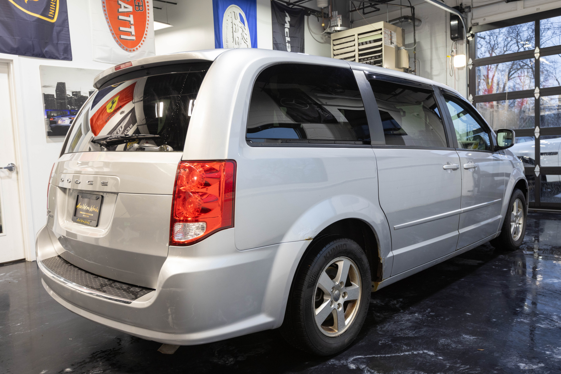 2011 DODGE GRAND CARAVAN - Image 10