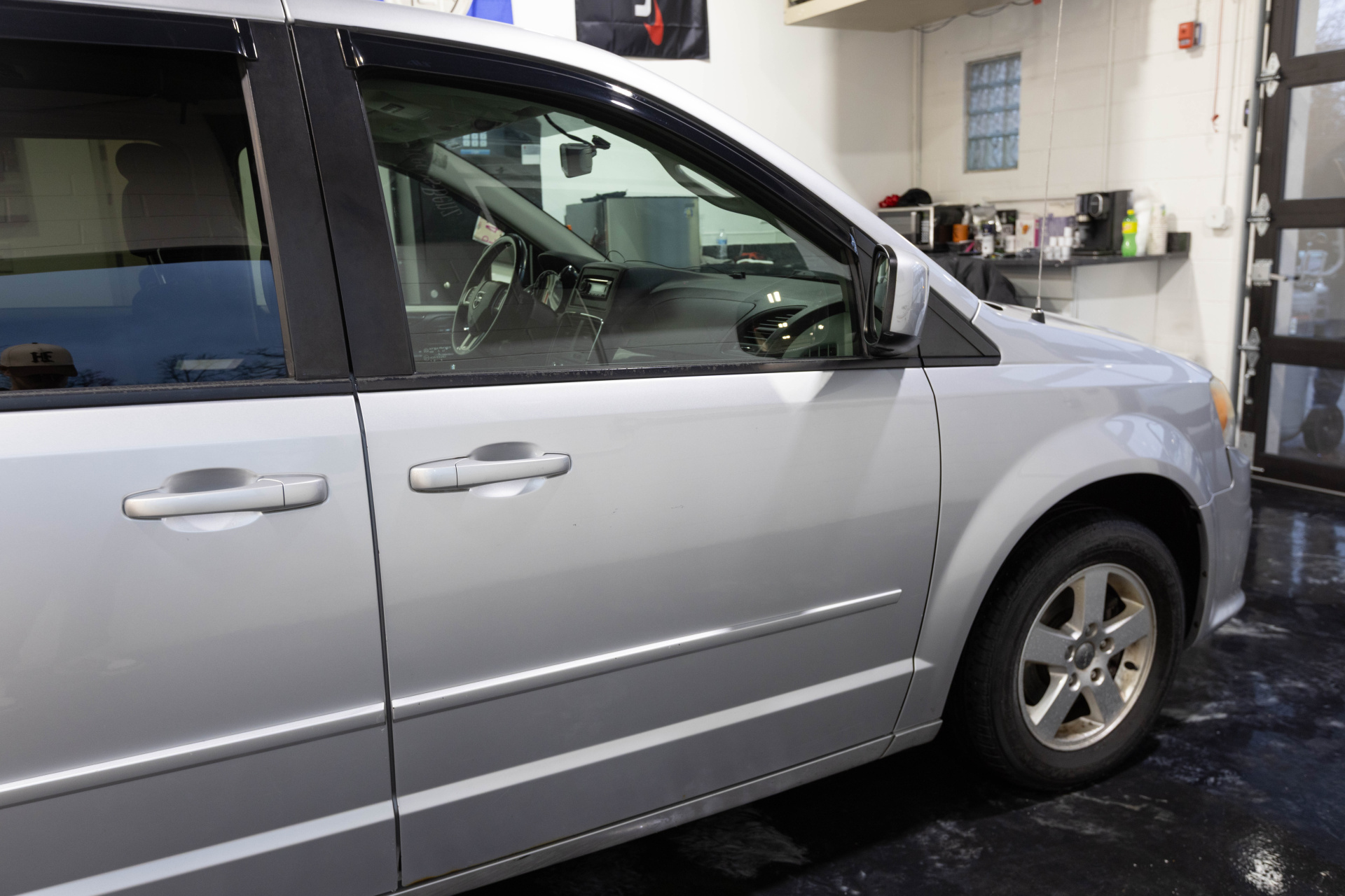 2011 DODGE GRAND CARAVAN - Image 13