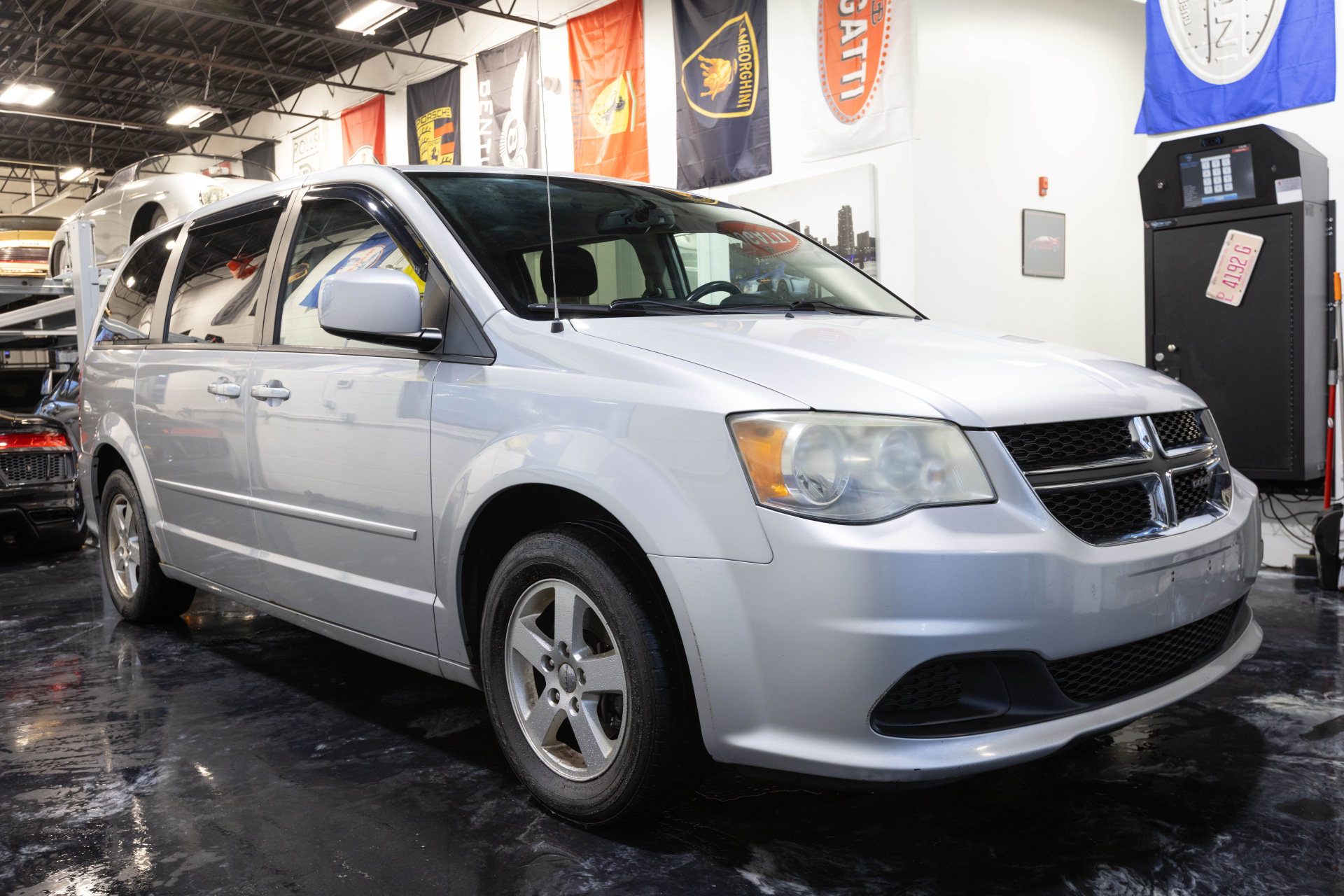 2011 DODGE GRAND CARAVAN - Image 16
