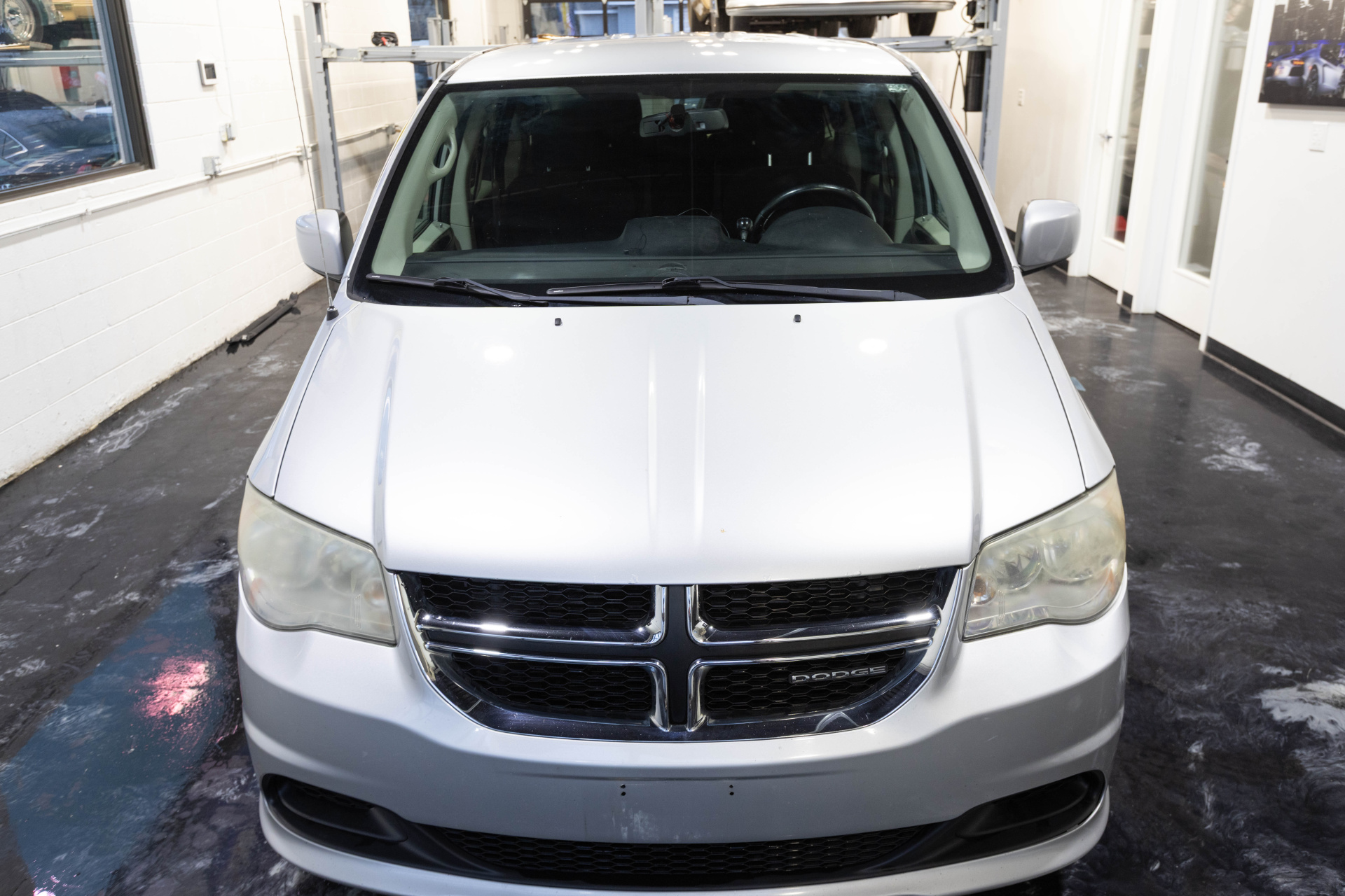2011 DODGE GRAND CARAVAN - Image 19