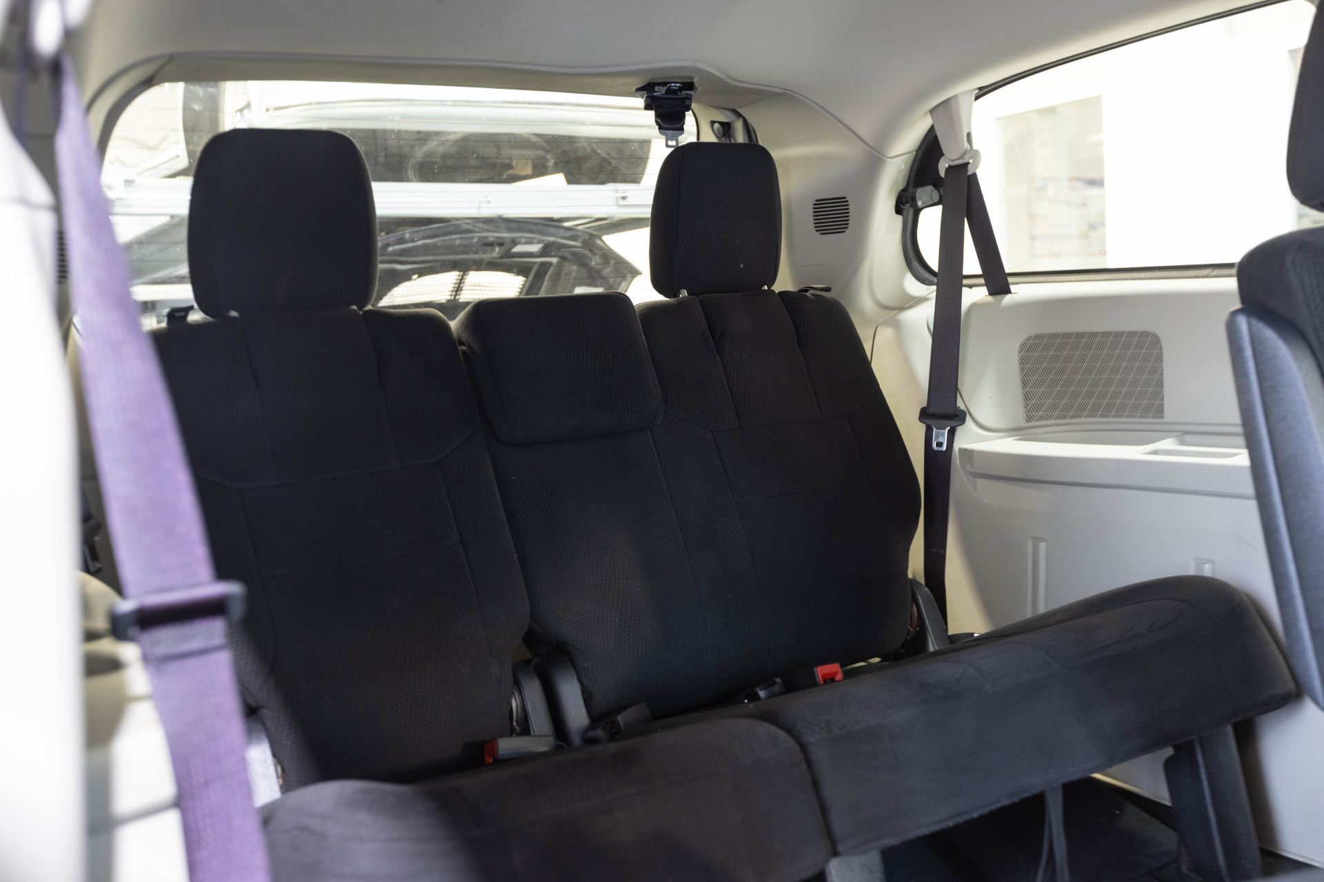 2011 DODGE GRAND CARAVAN - Image 33