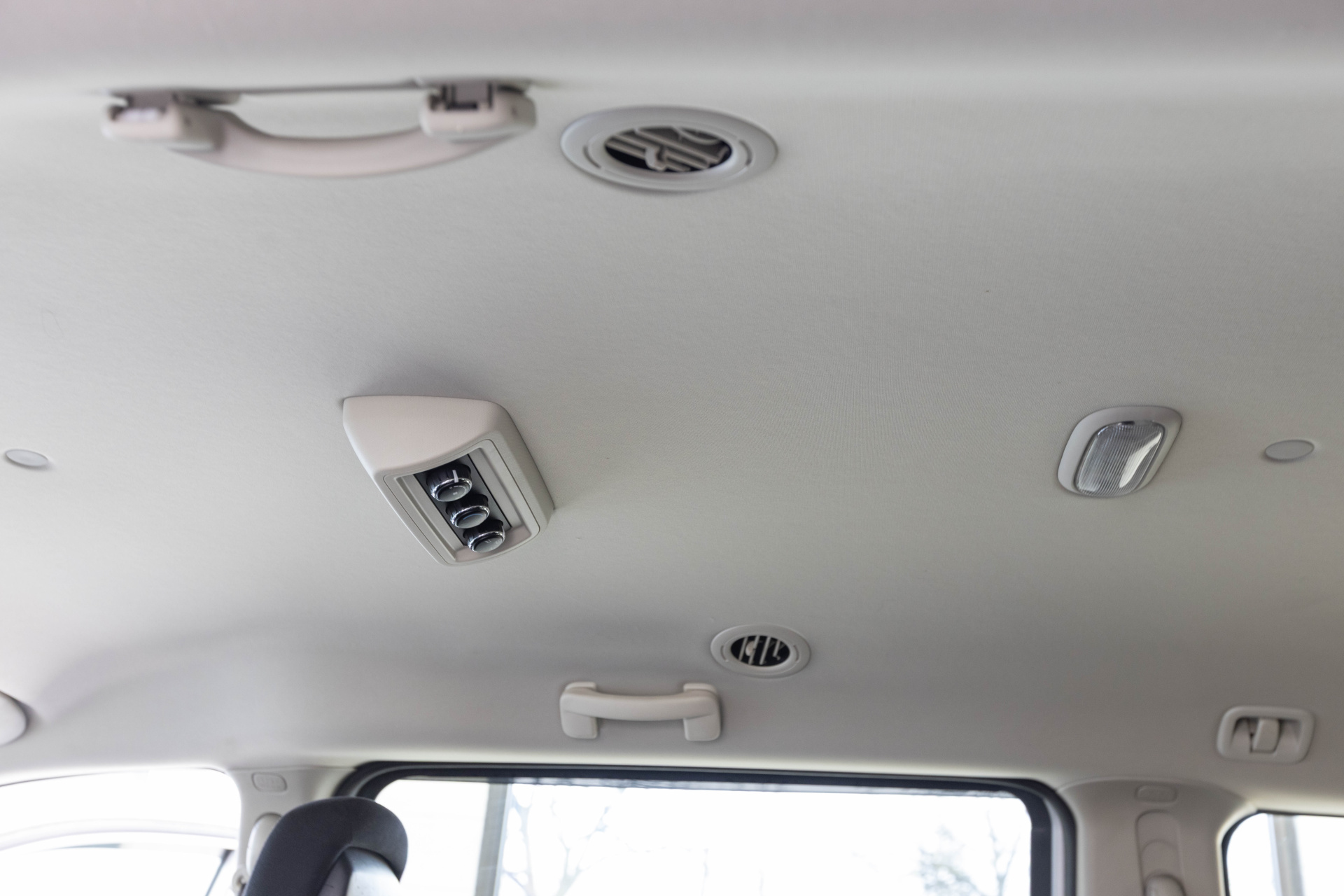 2011 DODGE GRAND CARAVAN - Image 36