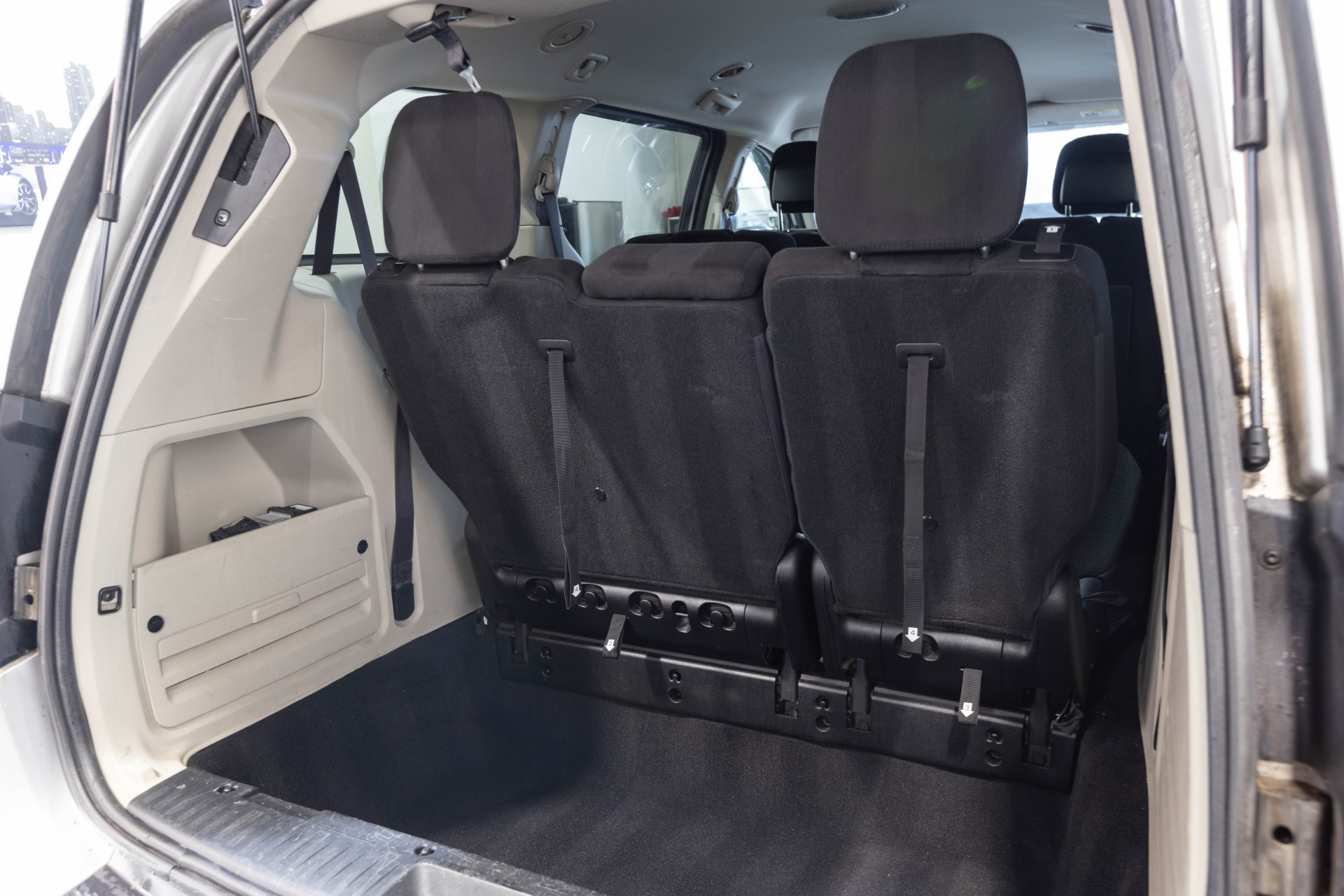 2011 DODGE GRAND CARAVAN - Image 37