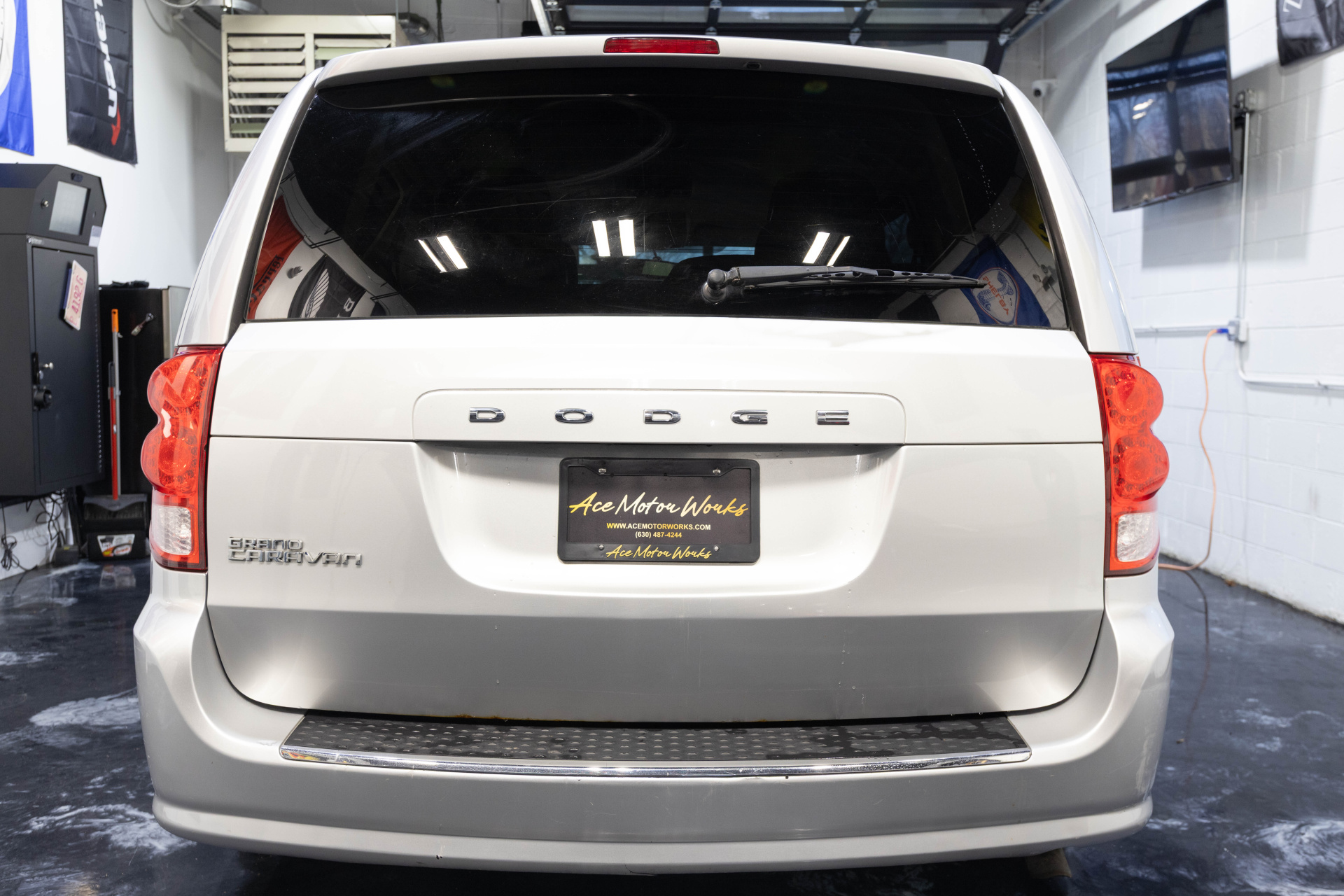 2011 DODGE GRAND CARAVAN - Image 8