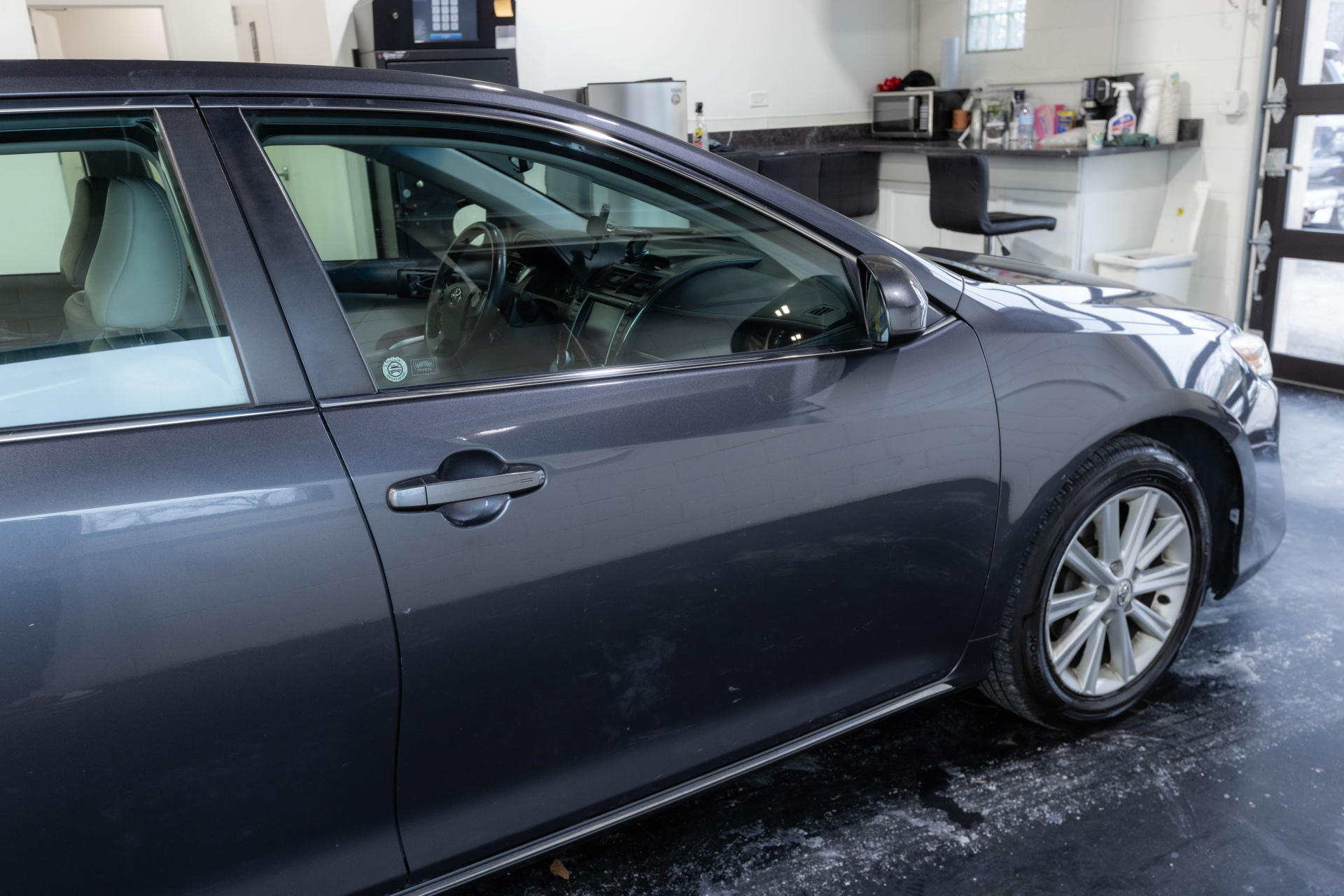 2012 TOYOTA CAMRY - Image 17