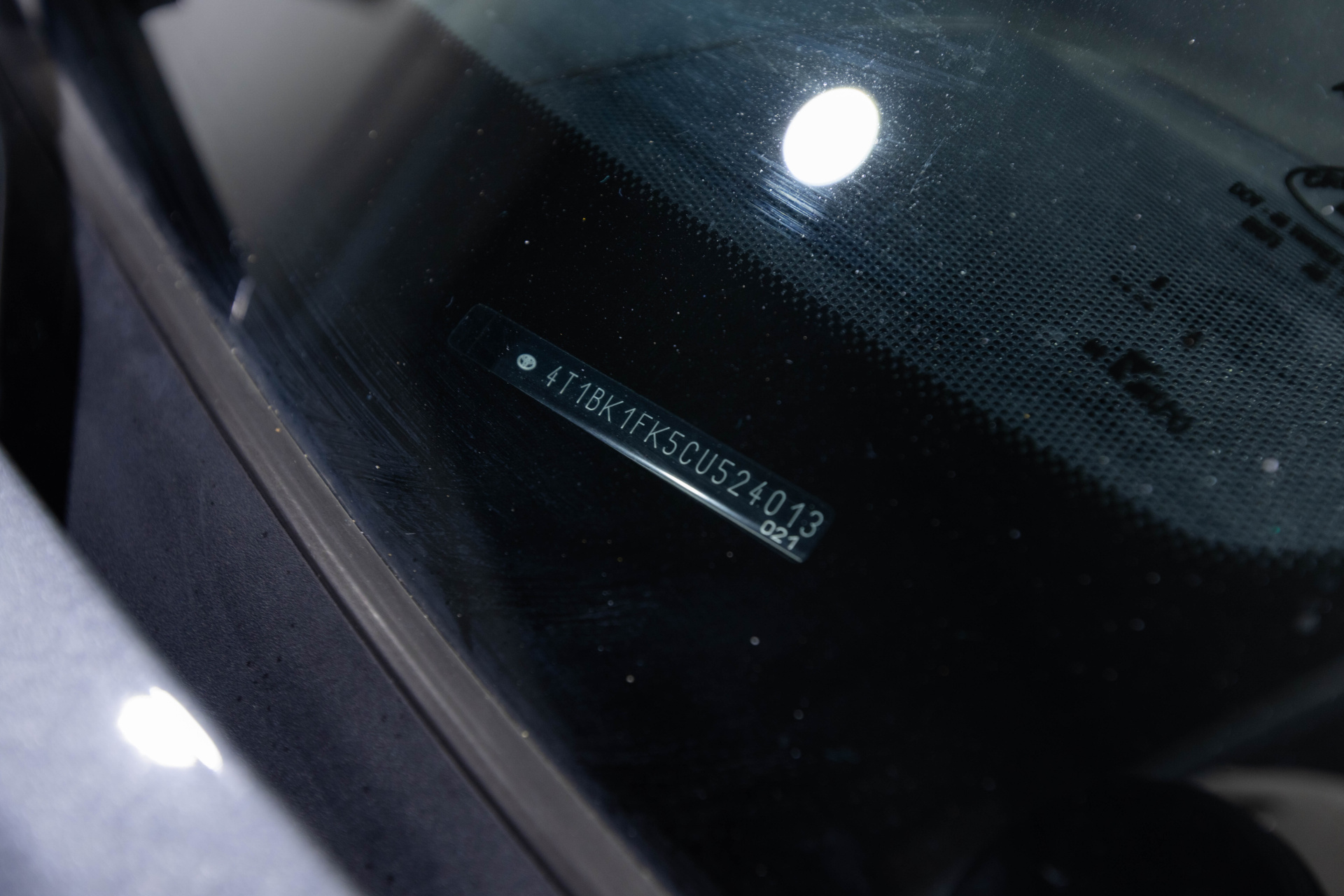 2012 TOYOTA CAMRY - Image 25