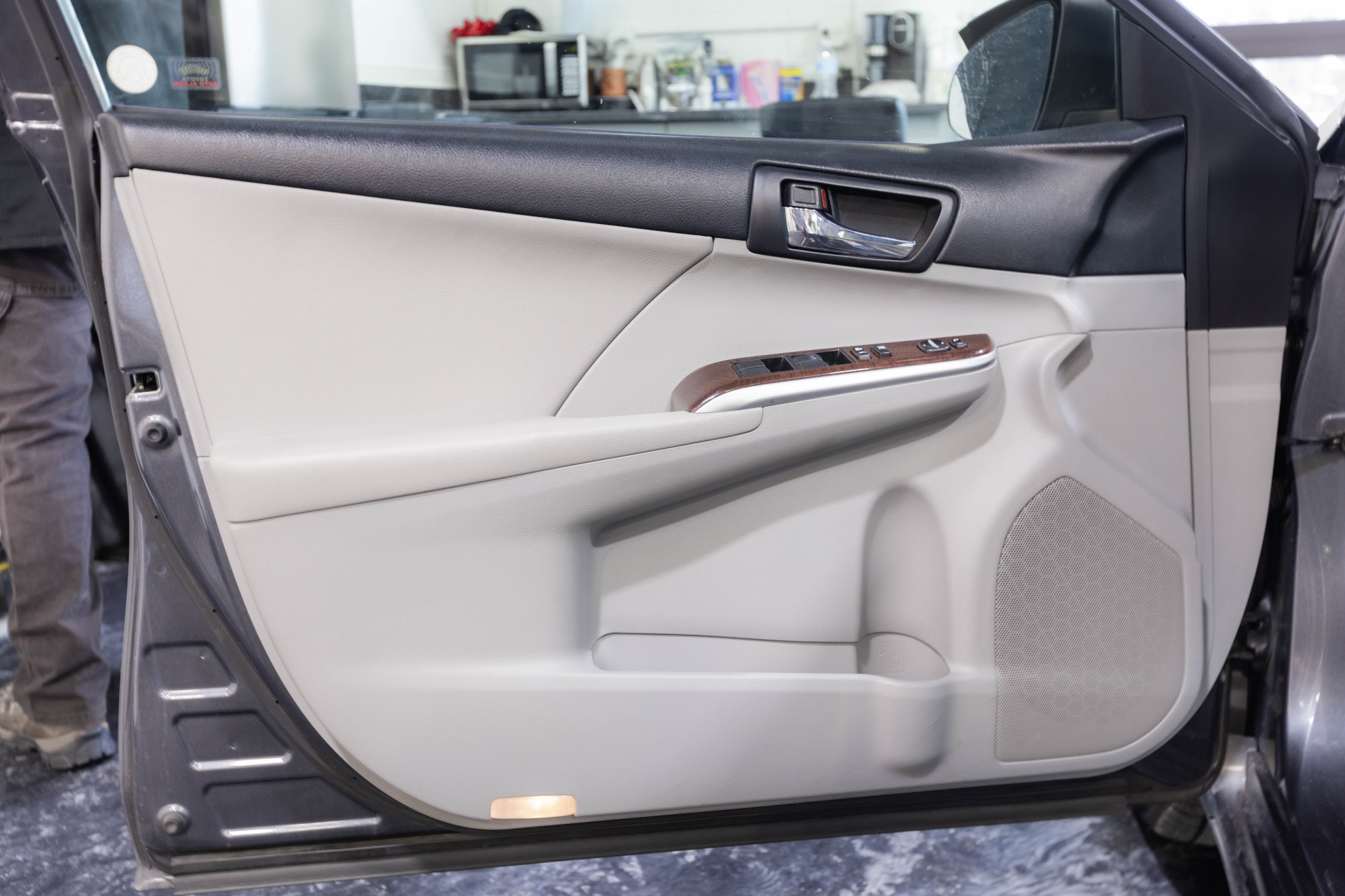 2012 TOYOTA CAMRY - Image 29