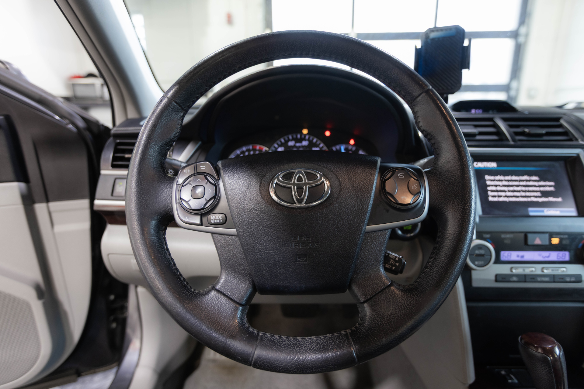 2012 TOYOTA CAMRY - Image 30