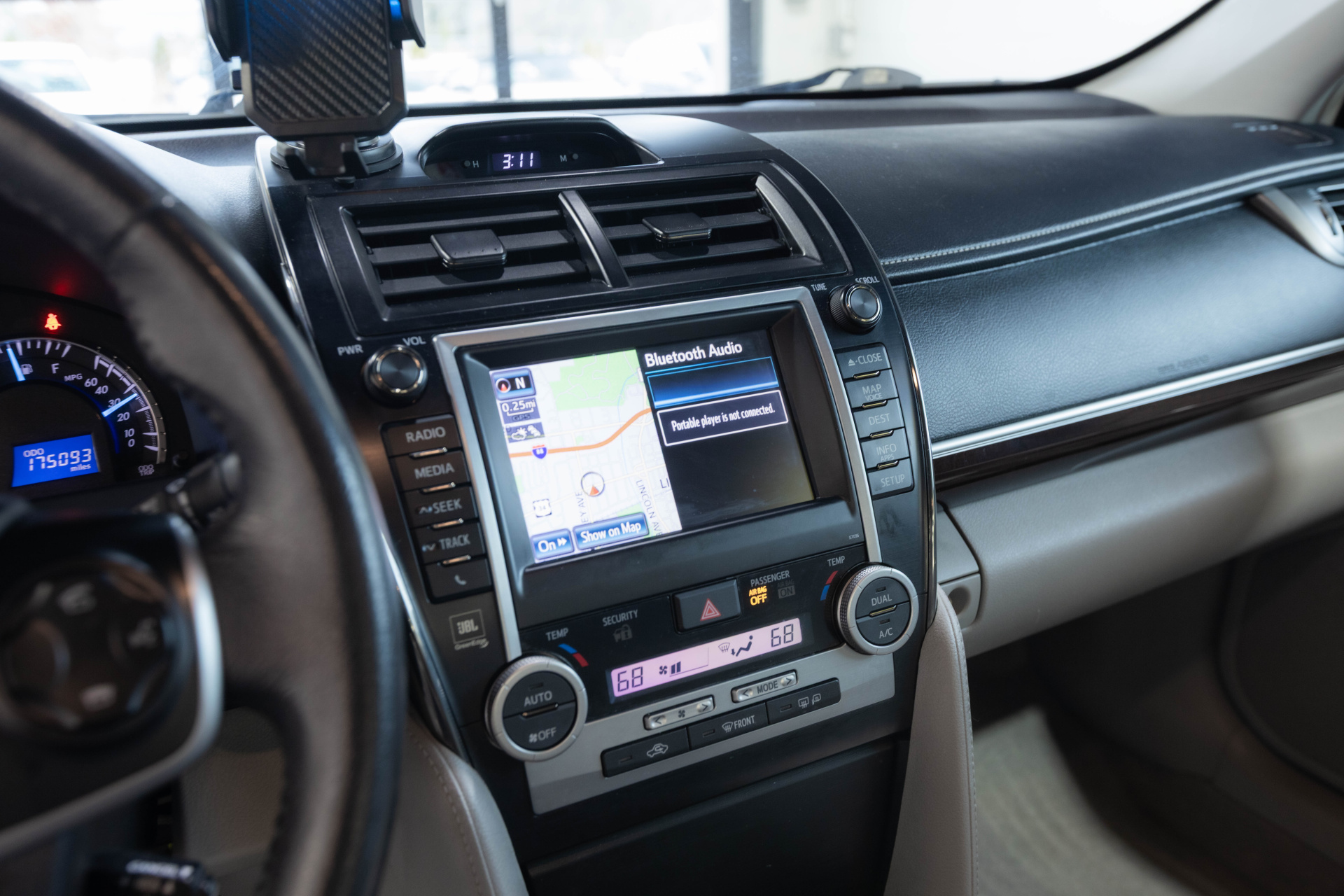 2012 TOYOTA CAMRY - Image 32