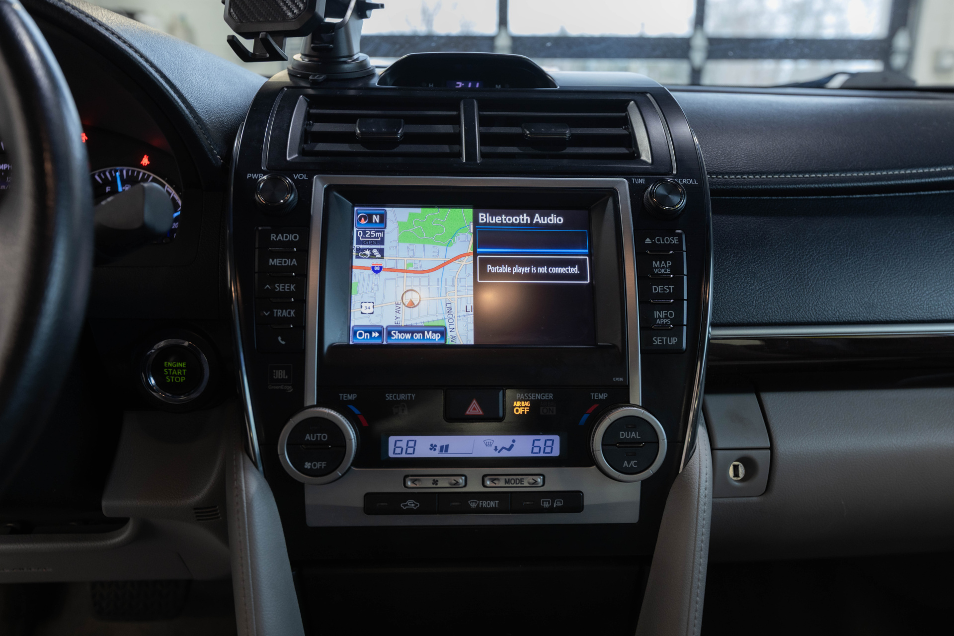 2012 TOYOTA CAMRY - Image 33