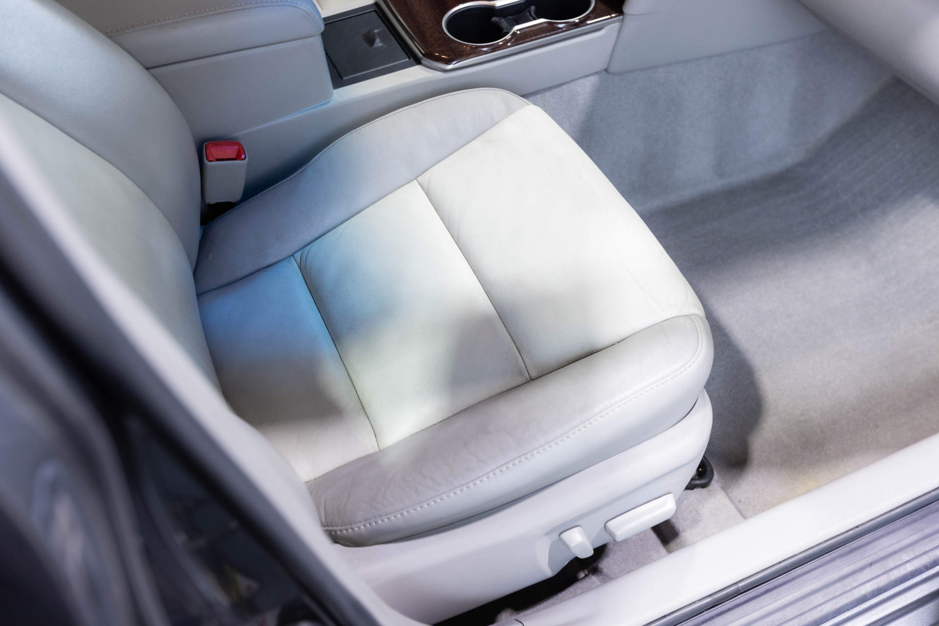 2012 TOYOTA CAMRY - Image 40