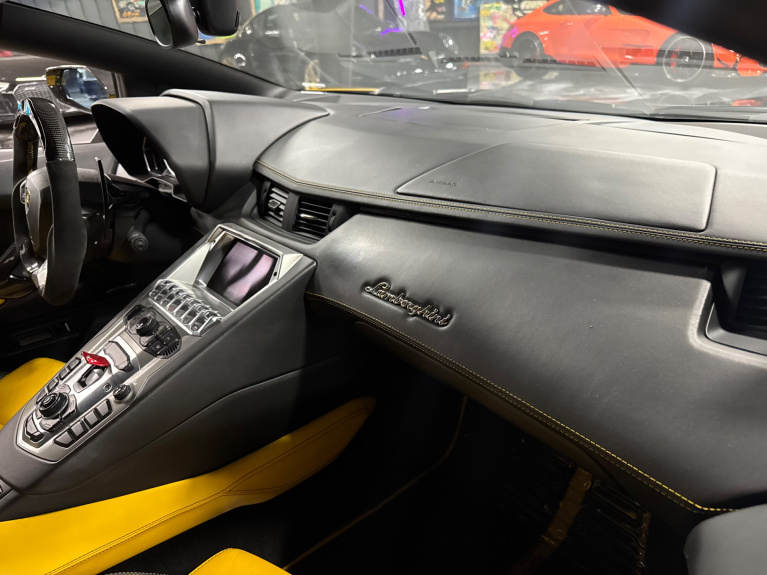 2013 Lamborghini Aventador Base - Photo 18