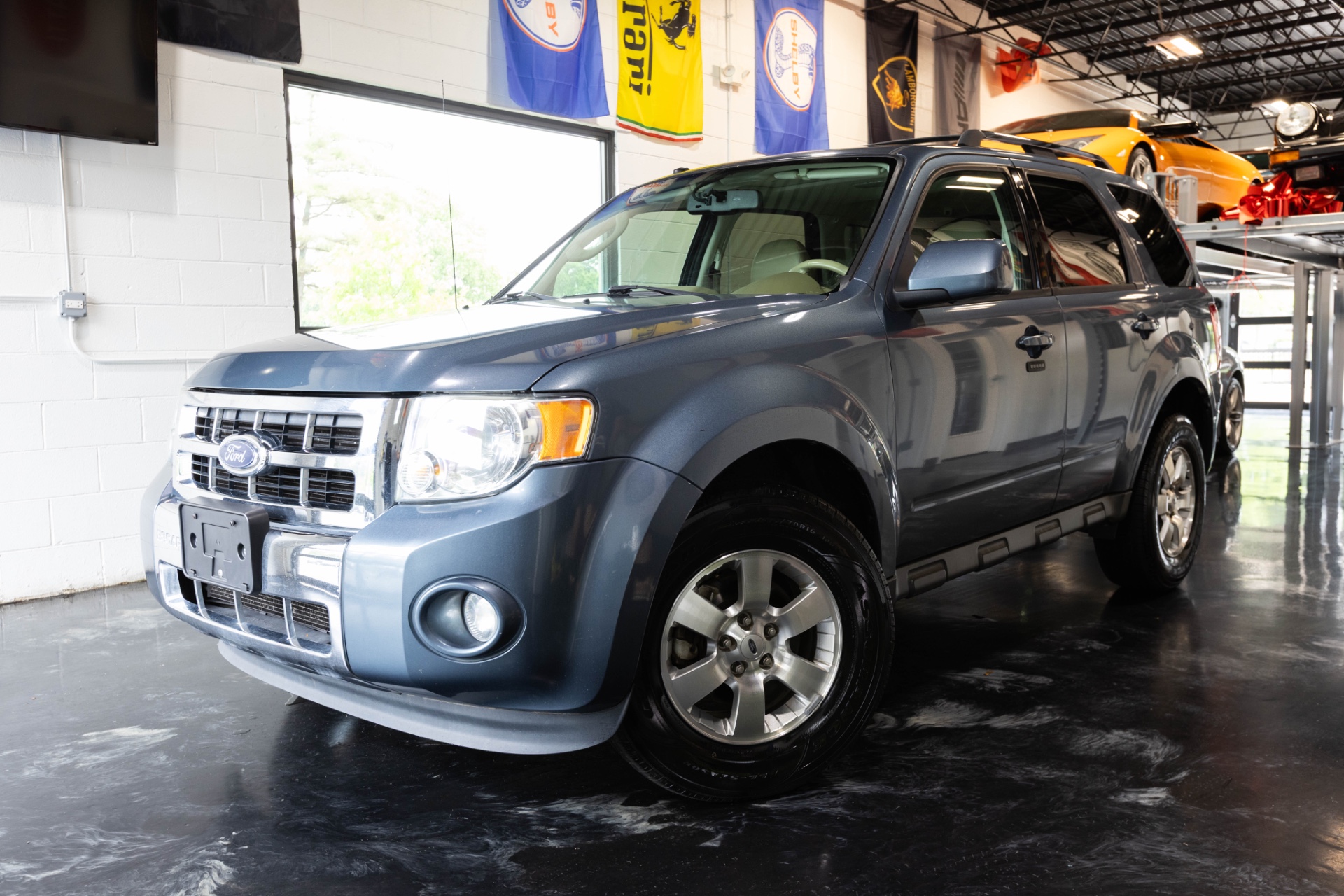 2011 Ford Escape Limited's photo
